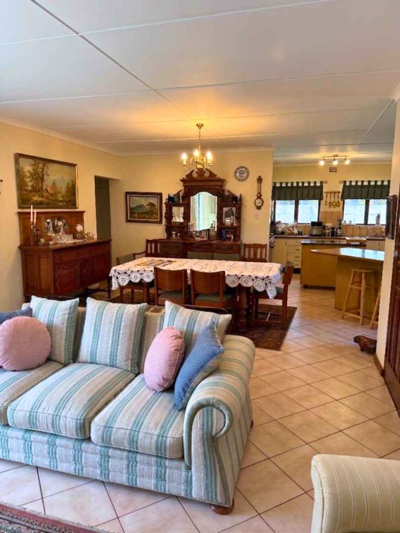 5 Bedroom Property for Sale in Kenton On Sea Eastern Cape